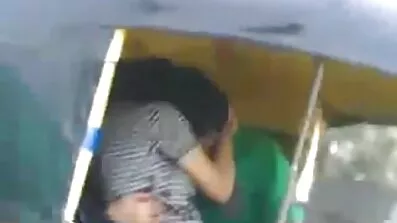 Knullade en fet röv ung kvinna i en gästfri grattisporrfilmer slit