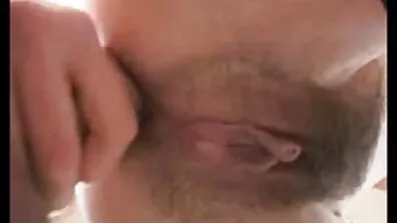 Slyna erotisk film på nätet höll fast vid hästen med en vibrator hemma