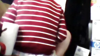 Snygging ordentligt slicka hennes väns gratis sexfilmer fitta