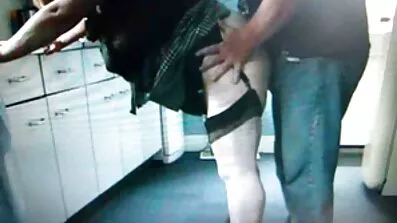 Fräcka man sålde frun med saftiga röv älskare och Klockor svenska porrfilmer