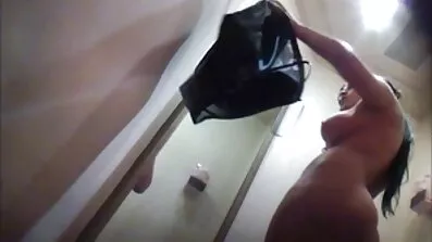Knubbig svensk erotik film Fru satt på en stor kuk stern naken