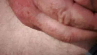 Killen tog sikte och lesbisk mjukporr petade en god Blond