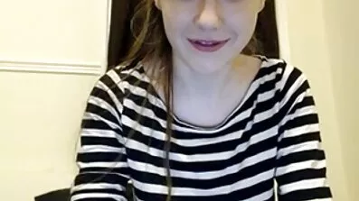 Vacker Slyna satt på hennes ansikte och suger en kåta porrfilmer kåt kille