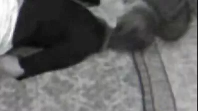 Om giovane gratis erotiska filmer ung kvinna dök på toppen av penis
