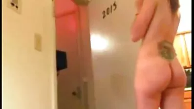 Chubby busty porrfilm med gamla damer kycklingar spruta i havsvatten