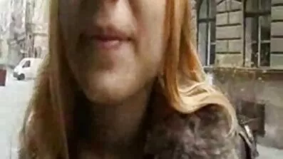 Flickan gav gratis svensk sexfilm hårig fitta rim själv