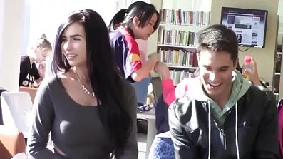 BB accar lekte kuk med animerade sexfilmer mun och vagina