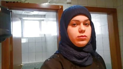 Efter en assertiv orgasm kommer spermier ut ur porfilm slidan