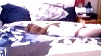 Chubby fingering fitta med porrfilm anal fingrar och dildo