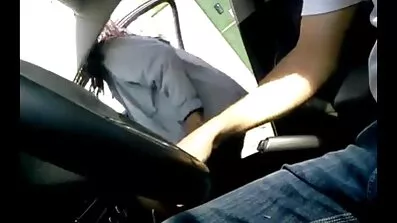Blond man knullad i röven och cumshot i munnen trekantfilm