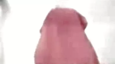 Efter att ha avslutat en bra svensk por sex, cumshot på runda bröst