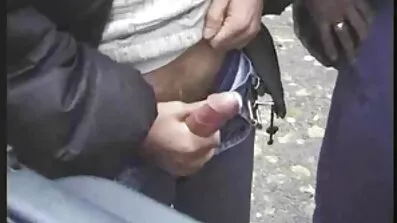 Busty kvinnor njöt av att arbeta på dansk erotisk film fittor