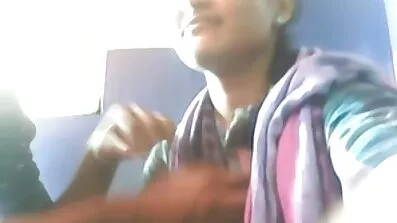 Tonåring ga uomo man bunden och sedan gamla svenska porrfilmer knullade