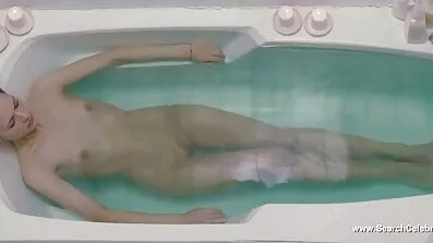 Killen har en se på gratis porrfilm skönhet om pronta